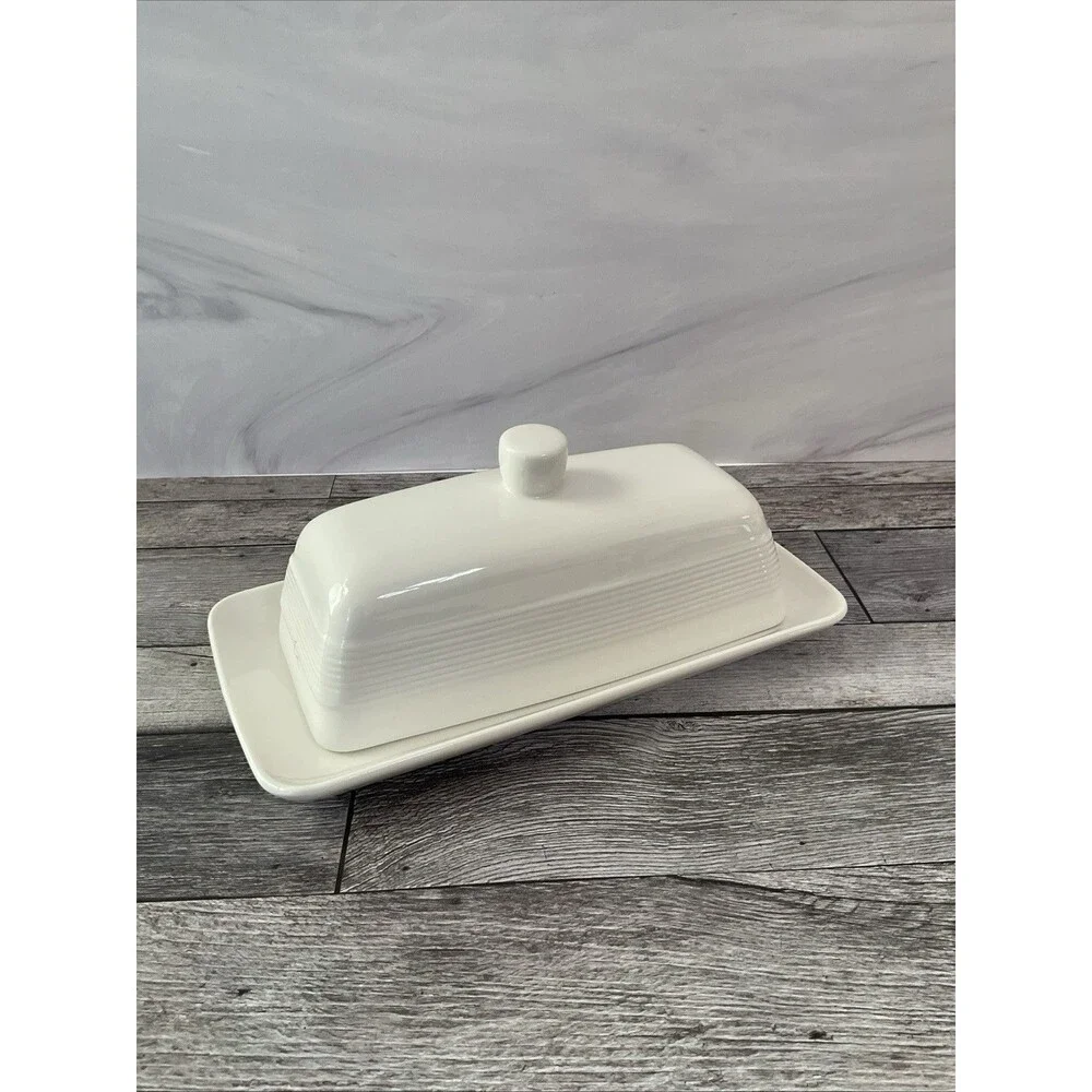 Maison Neuve Ceramic White Butter Dish w/Lid 8 3/8